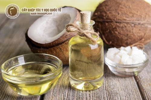 Dùng tinh dầu dừa nguyên chất trị hói đầu