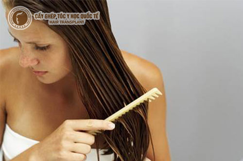Giải quyết tóc dầu ở nữ giới từ các thói quen hàng ngày